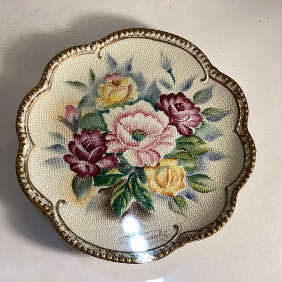 Porcelain bisque floral needlepoint plate - Picture 1 of 5